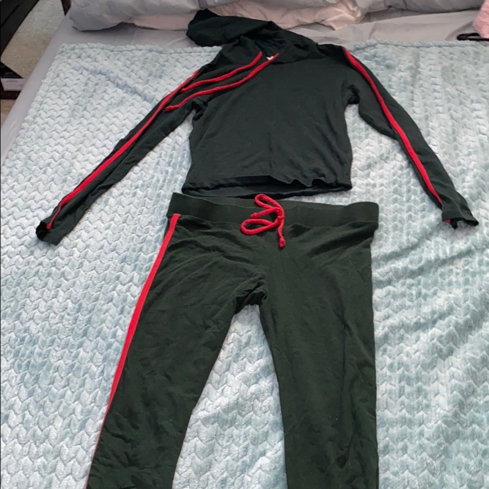 Green and red 2 piece long sleeve set